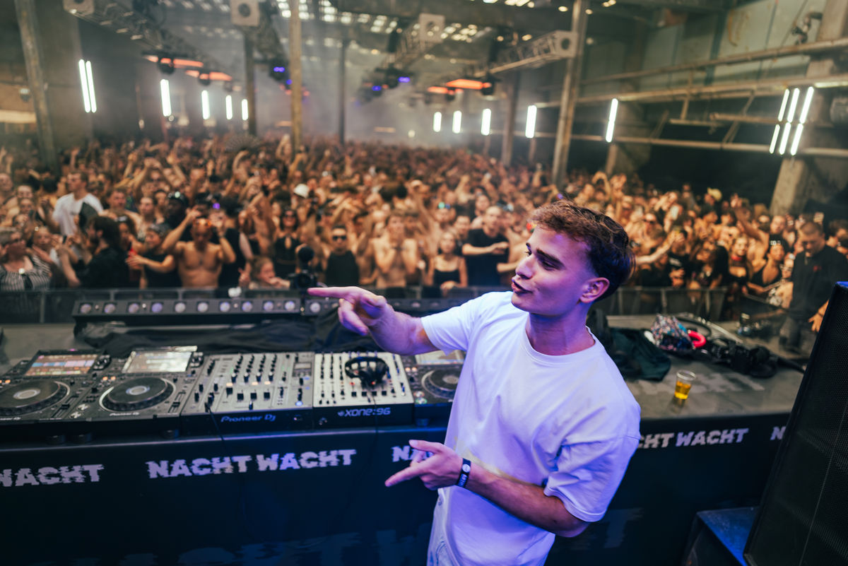 Loading... just a sec